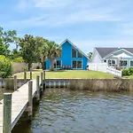 Dolphin Days Lagoon Retreat