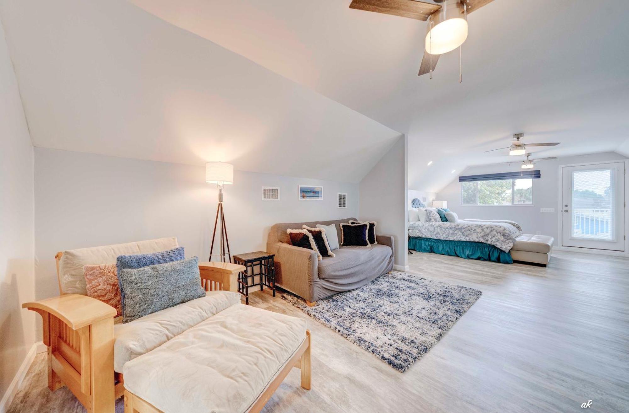 Dolphin Days Lagoon Retreat