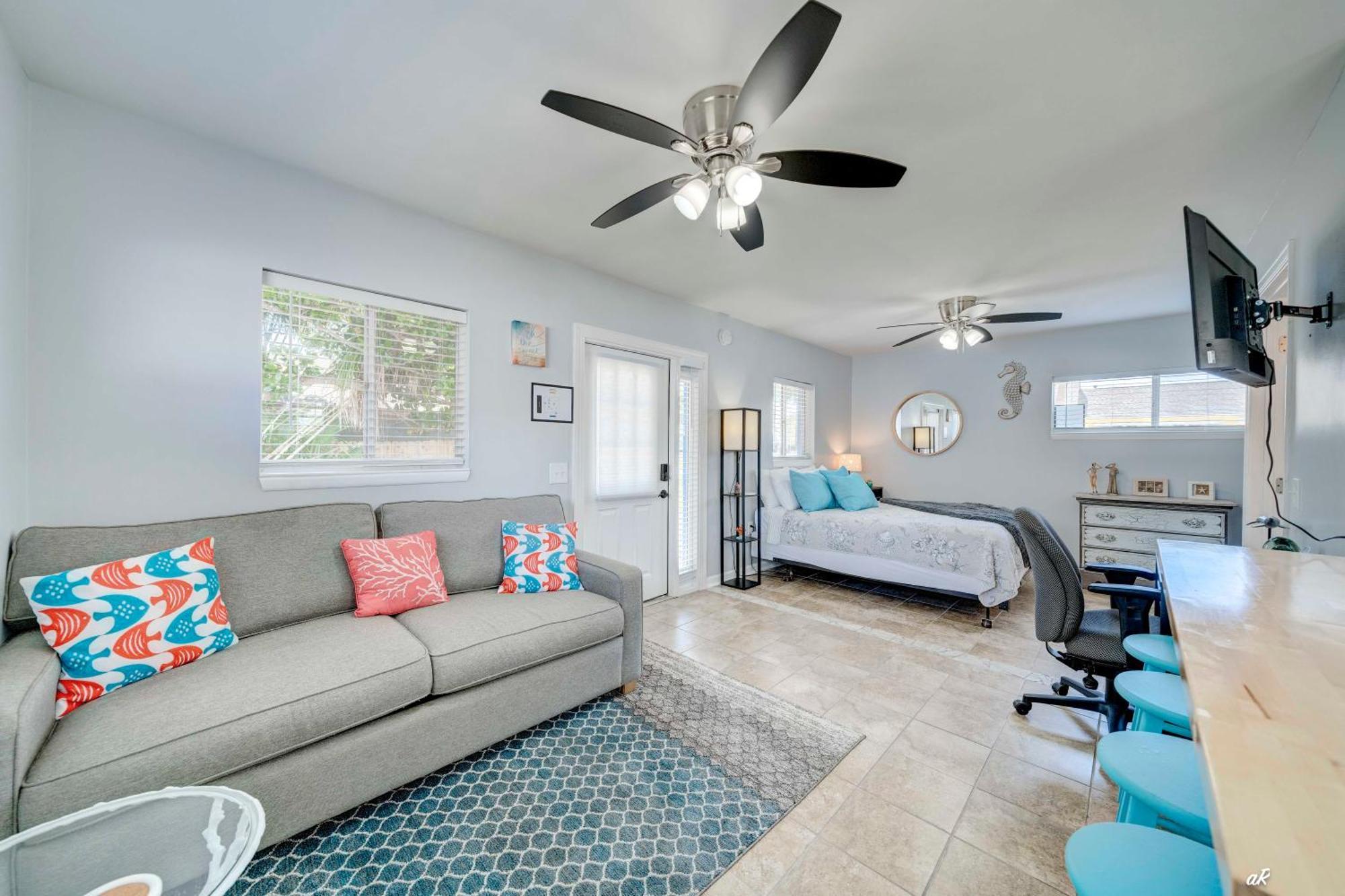 Dolphin Days Lagoon Retreat Holiday home
