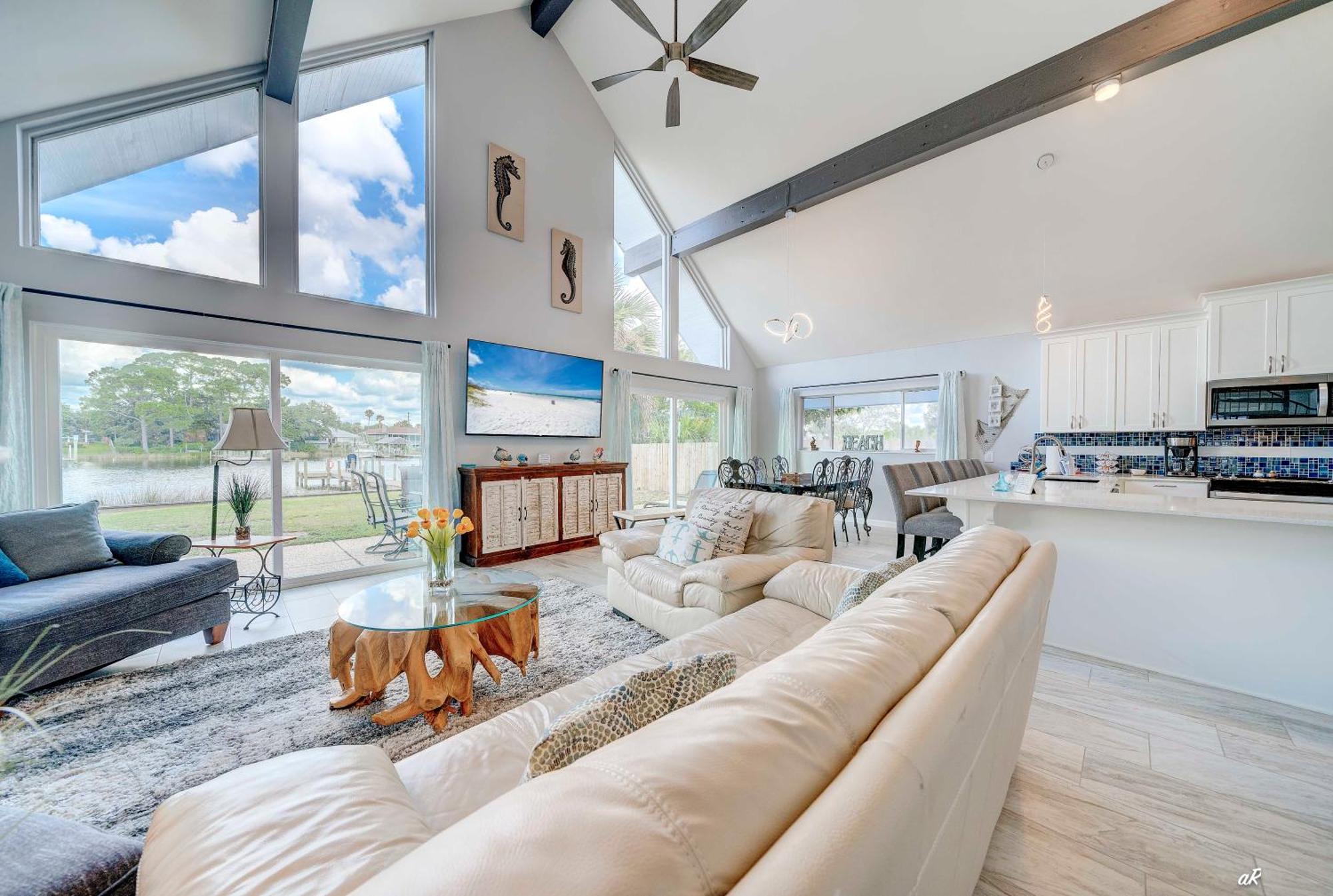 Dolphin Days Lagoon Retreat * Panama City Beach