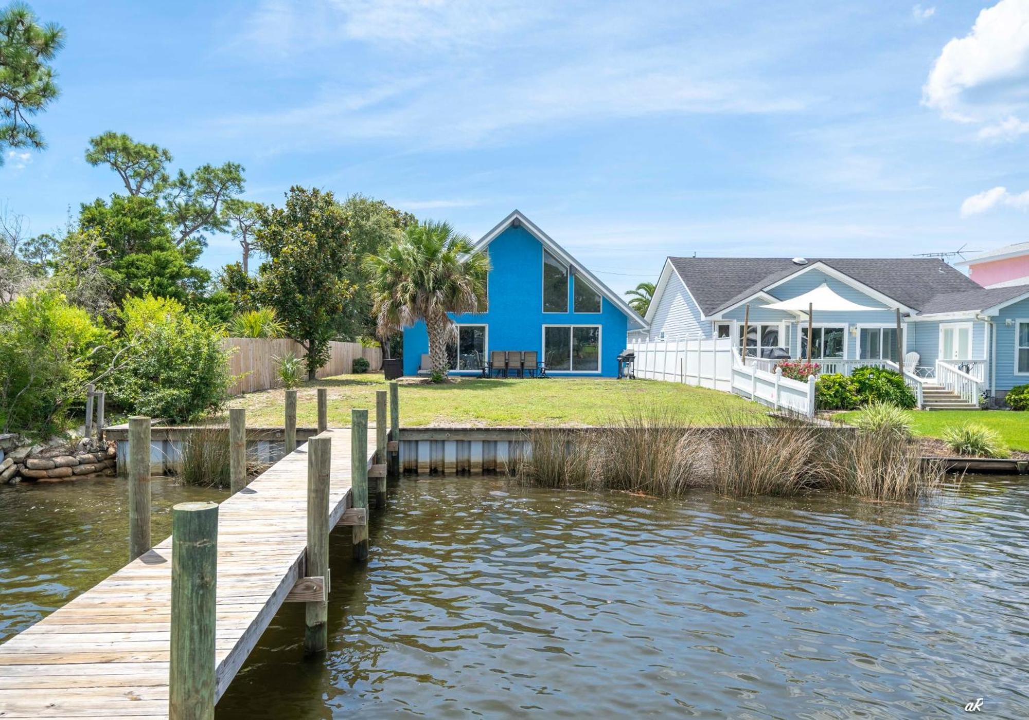 Dolphin Days Lagoon Retreat Holiday home